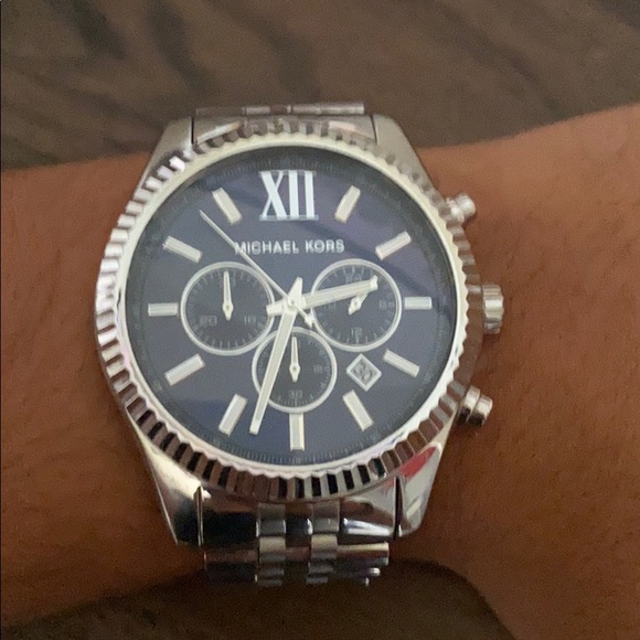 Michael Kors watch - Picture 3 of 3